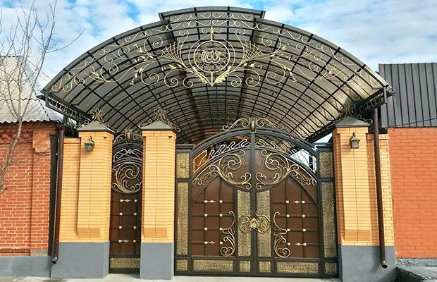 Купить или заказать ворота для дома с навесом - стильные и надежные решения для вашего участка в Новороссийске от 41955 руб | ВоротМастер-Нвр